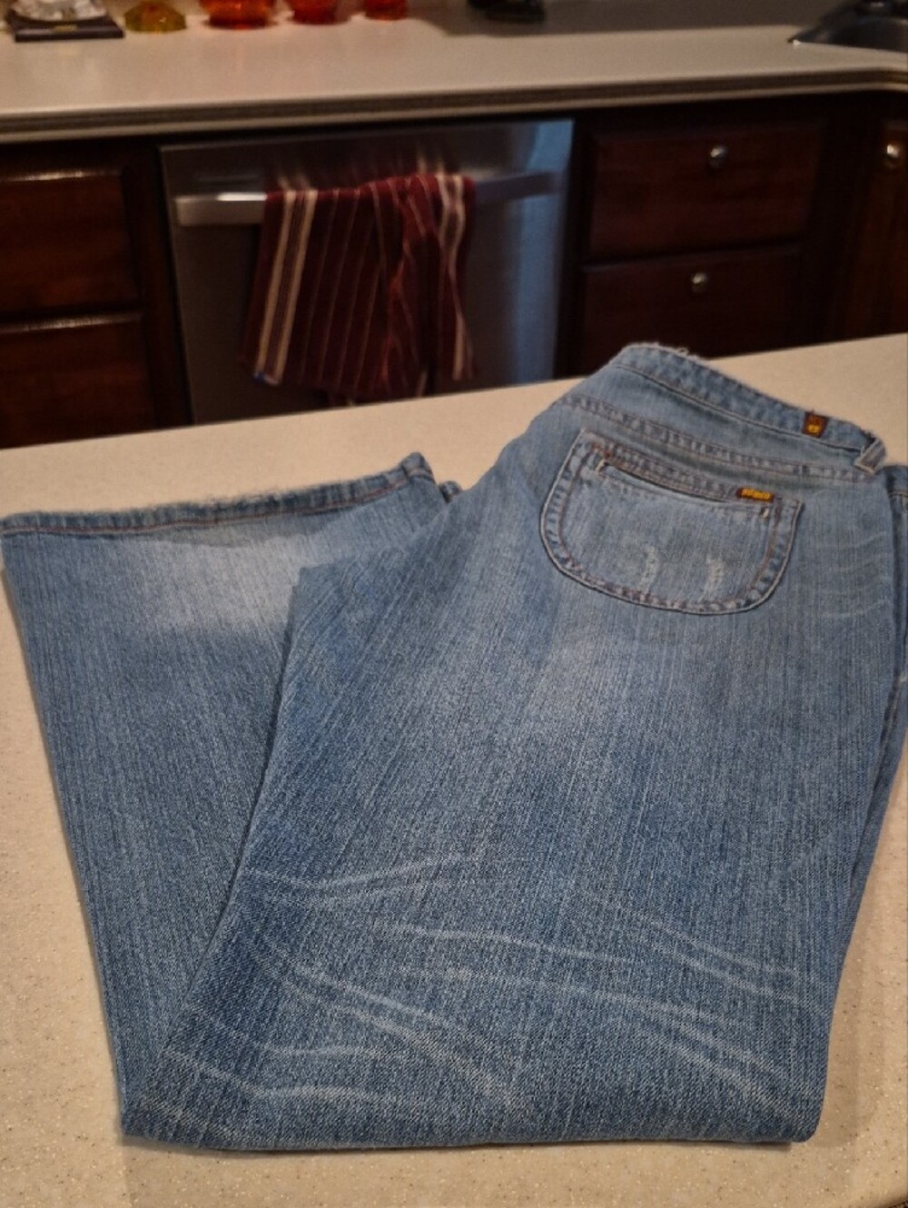 BONGO Light Wash Denim Jeans with Butterfly Embroidery Pockets 13 - Picture 8 of 9